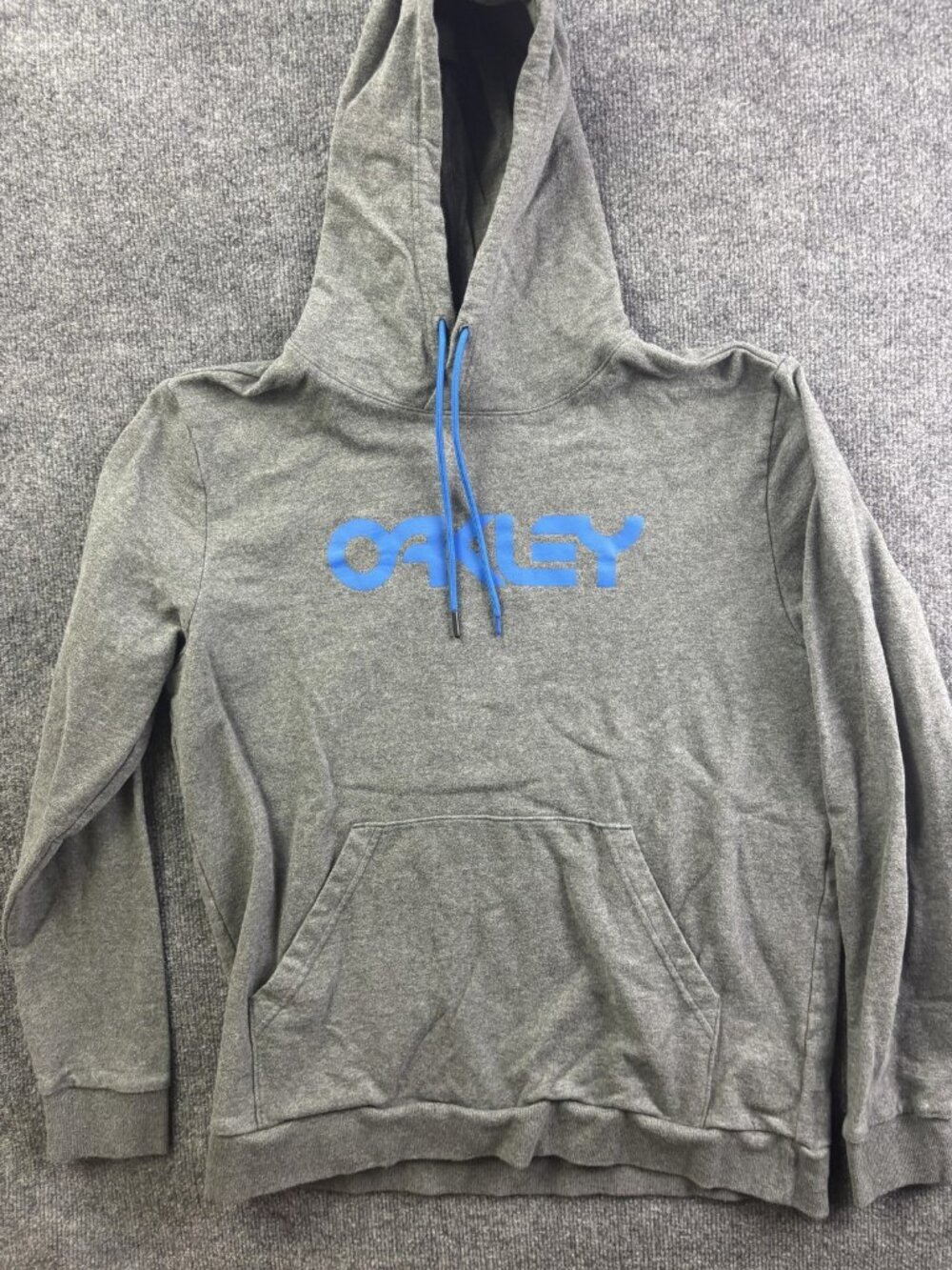 Oakley Hoodie Mens XL Gray Pullover Sweatshirt Blue Logo Graphic Kangaroo Pocket